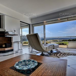 Apartamento Primera Fila Playa Brava En Alquiler