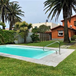 Casa En La Península De Punta Del Este En Alquiler Anual - Seis Dormitorios Y Piscina