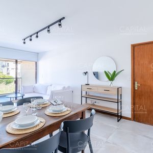 Apartamento En Venta En Península De Punta Del Este + Dos Dormitorios Y Vista Lateral Al Mar