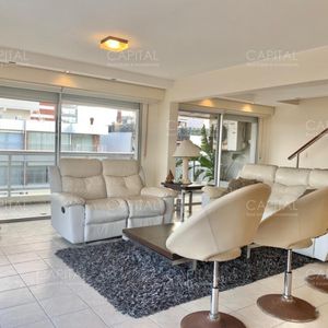 Penthouse Duplex De Tres Dormitorios En Venta + Parrillero Propio