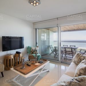 Excelente Apartamento De Tres Dormitorios Con Vista A Playa Brava