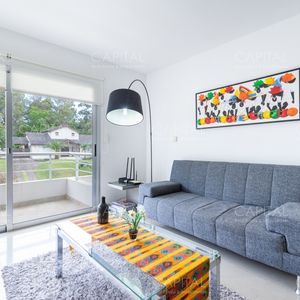 Muy Buen Apartamento De Un Dormitorio En Venta En El Golf De Punta Del Este