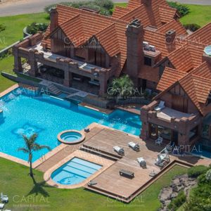 Casa Frente Al Mar De Playa Mansa