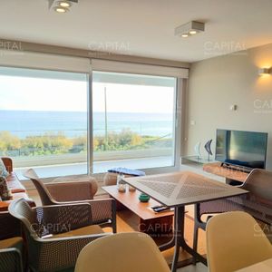 Apartamento Frente Al Mar En Venta Dos Dormitorios Y Servicio