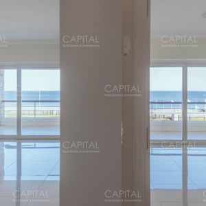 Apartamento En Venta De Dos Dormitorios Playa Mansa