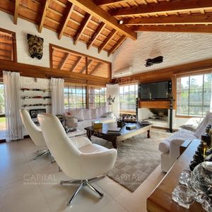 Espectacular Casa En Venta Playa Mansa Con Pisicina