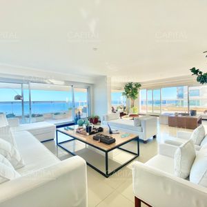 Apartamento De Tres Suites Y Dependencia En Torre Lobos En Venta