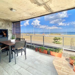 Apartamento De Tres Suites En Venta, Playa Mansa
