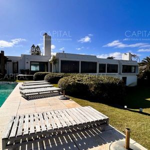 Casa Sobre El Mar De Solanas Punta Ballena En Venta