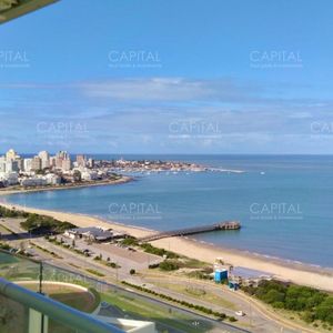 Apartamento De Tres Suites Y Dependencia Con Vista Al Mar Punta Del Este.