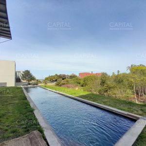 Venta De Casa En Punta Piedra, Manantiales