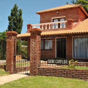 Casa En Alquiler De Temporada En Pinares