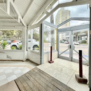 Local En Venta Y Alquiler Anual, Peninsula, Punta Del Este.