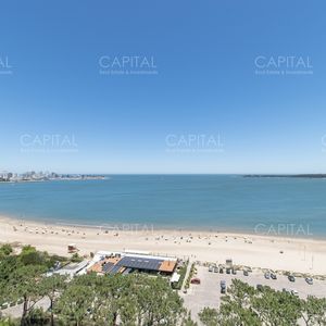 Imarangatu De Dos Dormitorios Y Dependencia Frente Al Mar En Venta Punta Del Este.