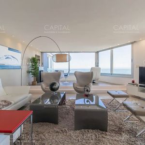 Apartamento De Tres Dormitorios En Tiburron III En Alquiler
