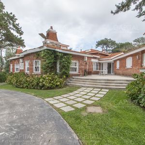 Casa De Construcción Tradicional Totalmente Reciclada En San Rafael En Venta