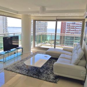 Apartamento De Dos Dormitorios En Venta En Imperiale.