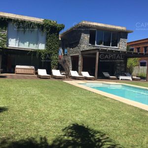 Solida Y Moderna Casa En Club De Mar