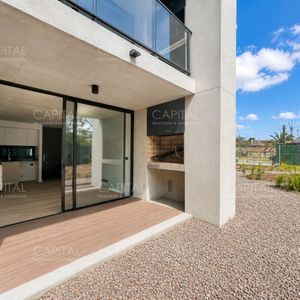 Venta Apartamento Tres Dormitorios Con Jardín Y Garaje En Ciudad De La Costa