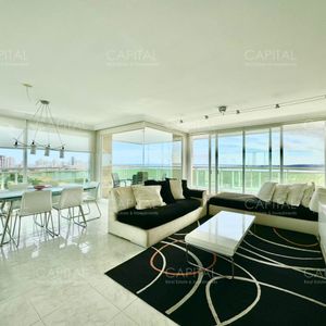 Coral Tower Esquinero 3 Suites + Dependencia