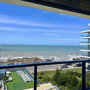 Apartamento De Tres Dormitorios En Alquiler Peninsula Punta Del Este.