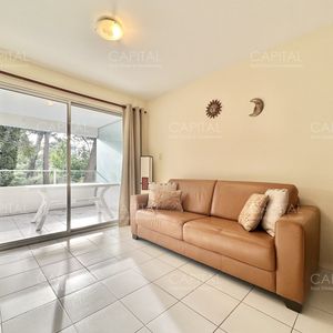 Apartamento De Tres Dormtiorios Con Parrillero Propio, Playa Mansa, Punta Del Este.