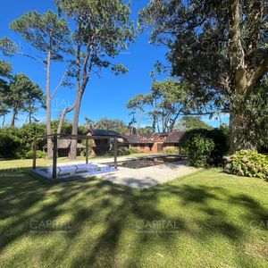 Venta De Espectacular Casa En Barrio Golf