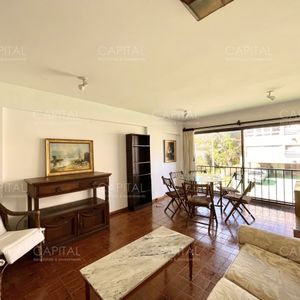 Apartamento En Venta De Tres Dormitorios En Primera Linea De Playa Mansa
