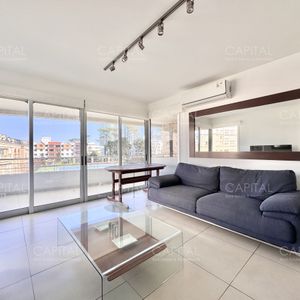 Apartamento De Tres Dormitorios En Venta, Playa Mansa, Punta Del Este.