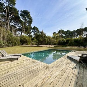 Casa De Dos Dormitorios Con Piscina En Venta En Chihuahua, Punta Ballena.