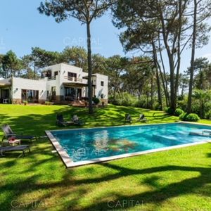 Excelente Residencia En Montoya Con Piscina A Metros De La Playa