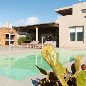 Casa De Cuatro Dormitorios En Alquiler En , Jose Ignacio
