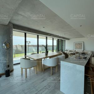 Apartamento En Venta En Edifico Surfside