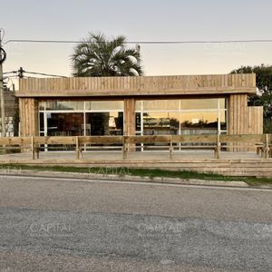 Manantiales Local Comercial A 50 Mts De Bikini Beach