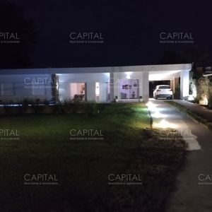 Casa En Punta Ballena A 2 Cuadras Del Mar Con Tres Dormitorios Y Servicio
