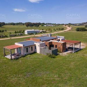 Casa En Venta En Pueblo Mio Manantiales Ruta 104