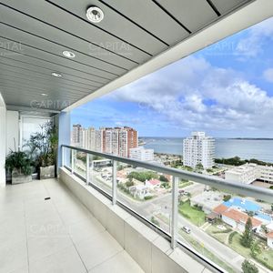 Apartamento De Dos Dormitorios En Alquiler En Playa Mansa Punta Del Este