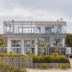 José Ignacio Casa Sobre El Mar En Venta