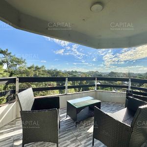 Apartamento En Venta Reciclado De 3 Dormitorios Y Servicio, Roosevelt.