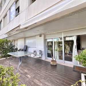 Apartamento De Tres Dormitorios En Venta, Pinares, Punta Del Este.
