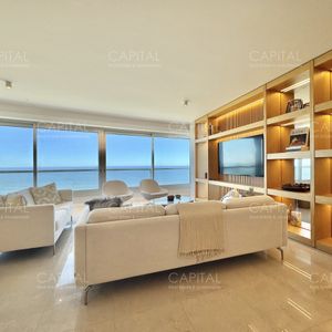 Le Parc Esquinero De Tres Dormitorios Y Servicio En Playa Brava En Venta