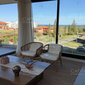 Apartamento En Venta De 2 Dormitorios Y 2 Baños, Rincón Del Indio, Playa Brava,  Punta Del Este.