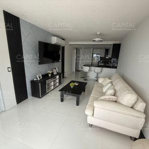 Apartamento En Alquiler De 1 Dormitorio Y Medio En Playa Mansa Frente Al Mar