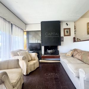 Apartamento De 3 Dormitorios,a, A Pocos Metros Del Puerto Para Alquiler De Temporada.