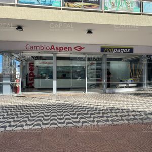 Local Esquina En Gorlero Punta Del Este