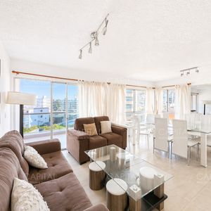 Apartamento En Venta De Tres Dormitorios En Playa Brava