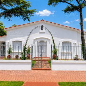 Casa En Venta En Carrasco Sur 4 Dormitorios 700 M² Terreno Ideal Empresa U Oficina