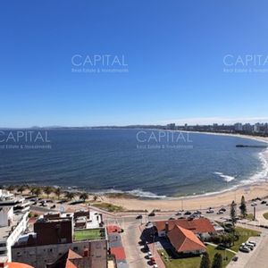 Apartamento Con Excelente Vista A Playa Mansa Y Brava