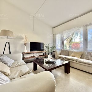 Oportunidad Casa En Playa Mansa En 4 Dormitorios Zona Con Potencial Comercial
