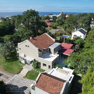 Excelente Casa En Montoya Próxima Al Mar Con Piscina